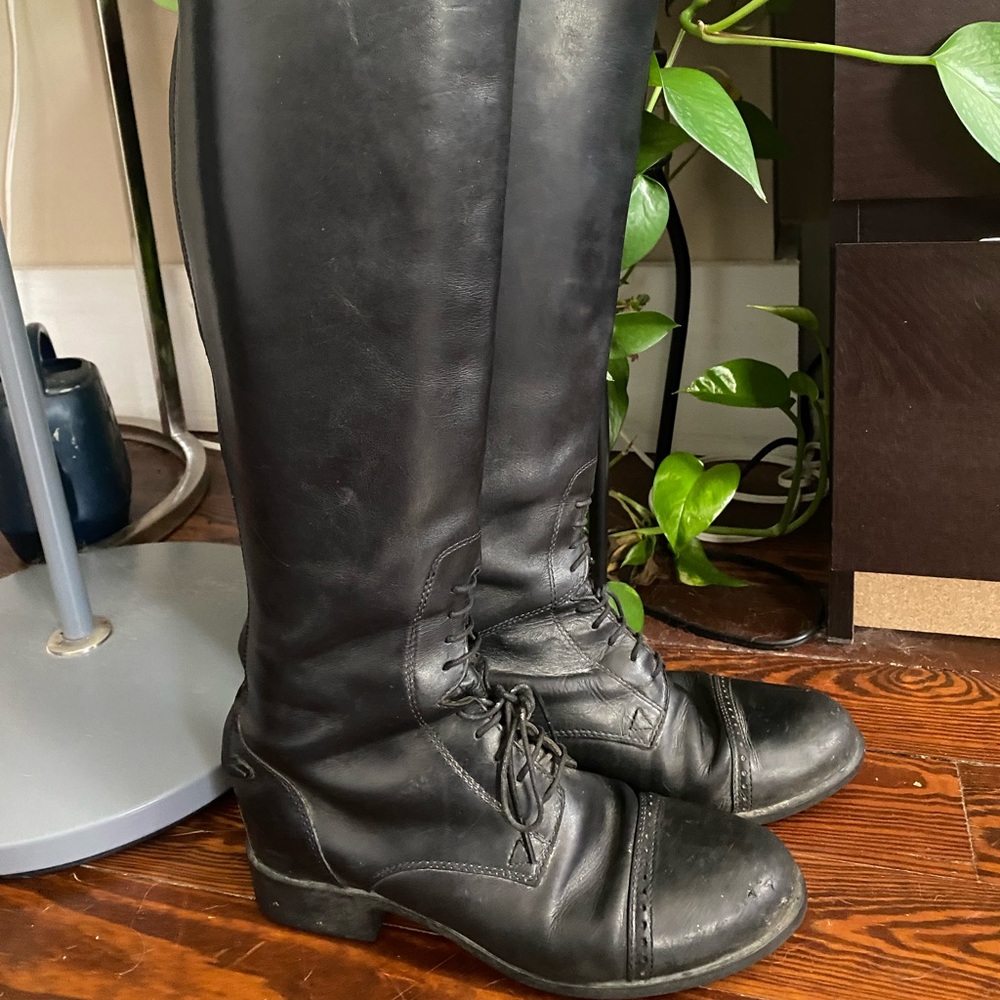 Ariat Heritage riding field boot size 8 Tall Regular. Used